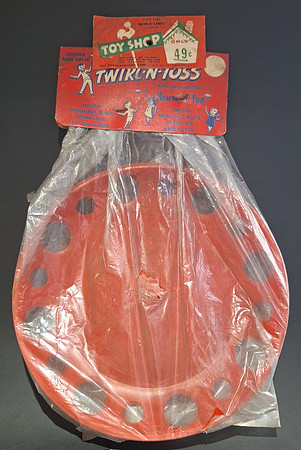 Empire Plastics—TWIRL-N-TOSS— Red—Package
