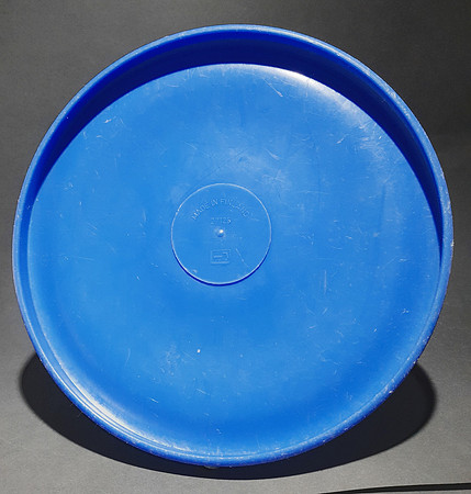 Ju-Ju Toys Oy—Starplate—Blue—Raised Letters—Bottom