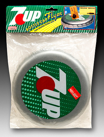 7Up—Nasta Bottle Cap Flyer—Silver—Green, White, Red—Package